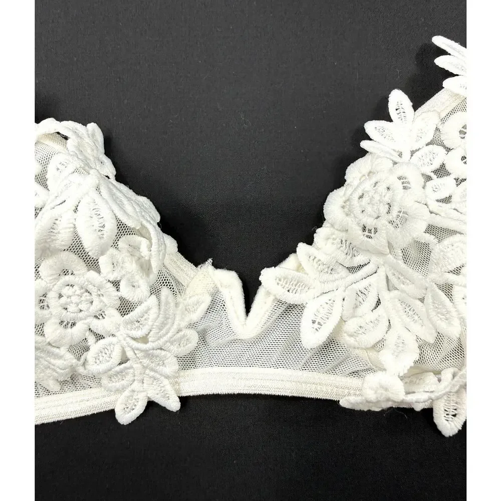 White Triangle Lace Bralette Sz S